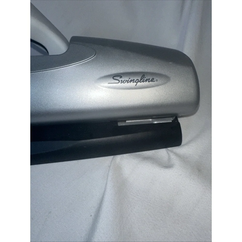Swingline Hole Punch Model 74030/31/32 Heavy Duty Cuts through 20 Sheets
